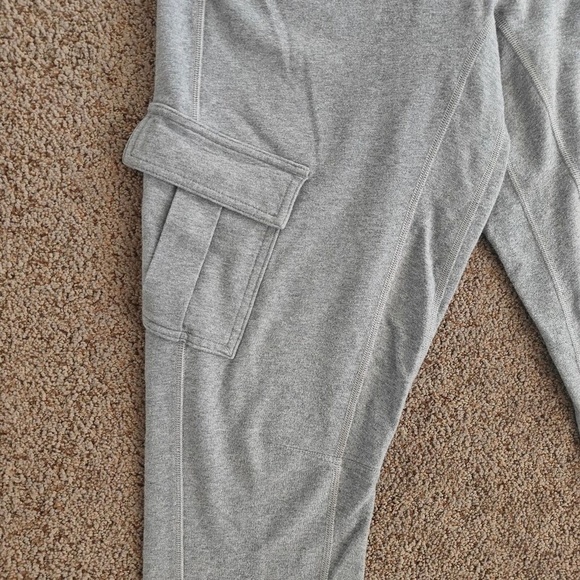 Lululemon Pants Womens 8 Grey Joggers Drawstring‎ Waist Cargo Pockets - Picture 3 of 13